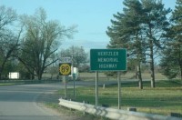 Newhertzlersign Newhertzlersign